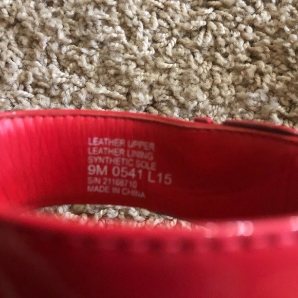 Tory Burch toe ring sandals - Picture 3 of 3